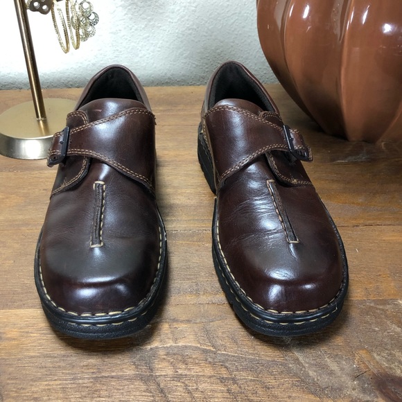 eastland leather clogs